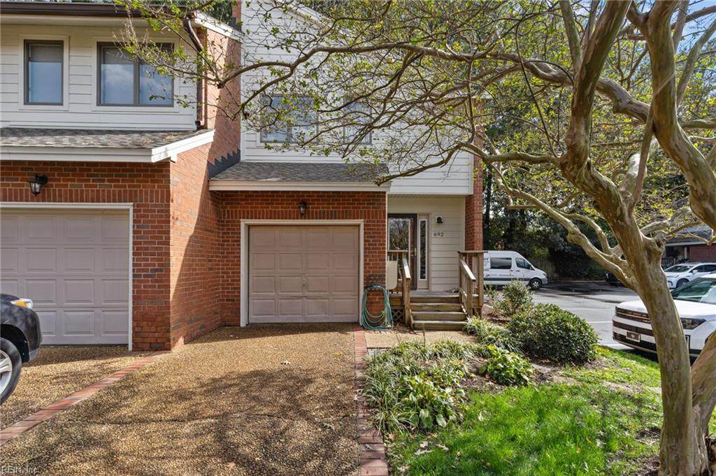 692 Coquina Ln - Photo 1