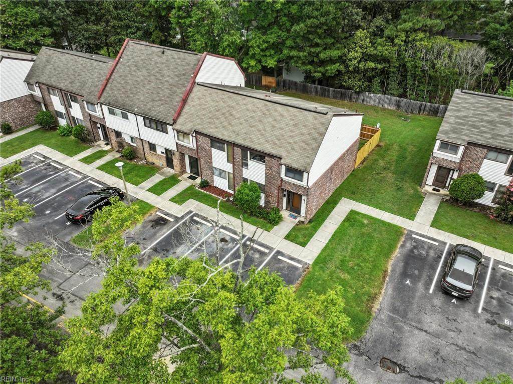 121 Windsor Pines Way - Photo 1