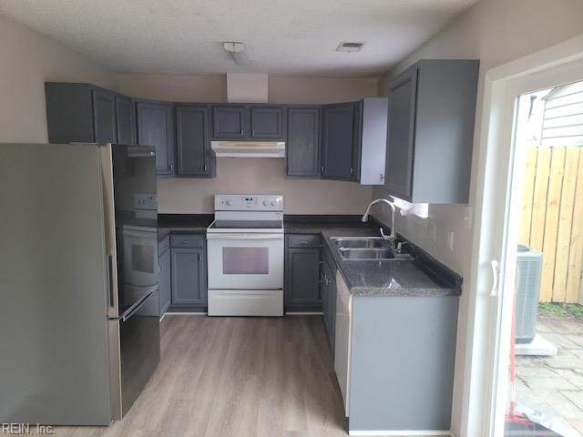 3713 Sylvan Ln - Photo 1