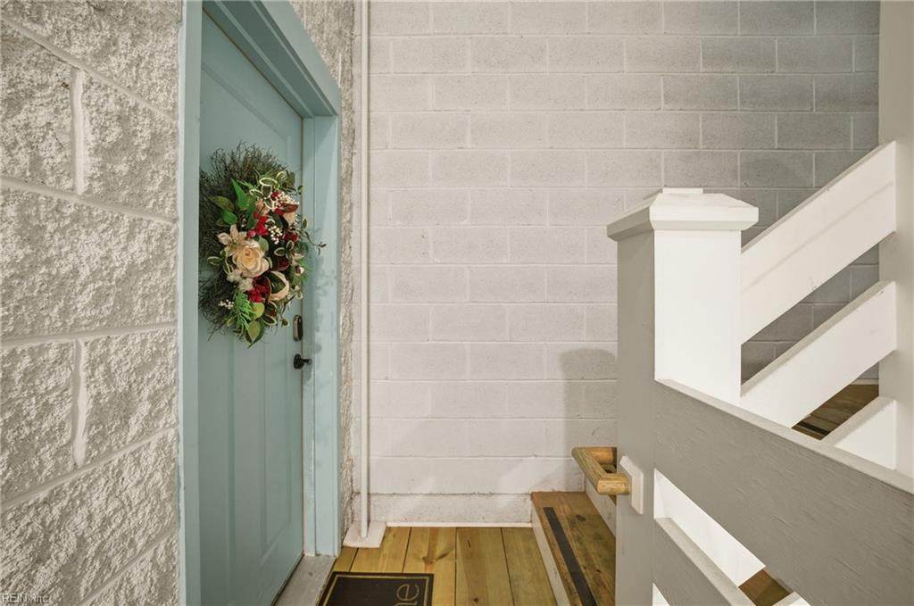 7922 Shore Dr - Photo 1