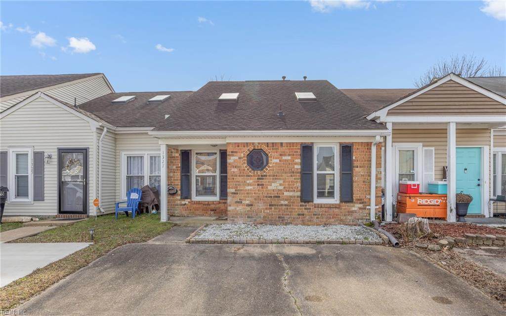 1327 Sagamore Ct - Photo 1