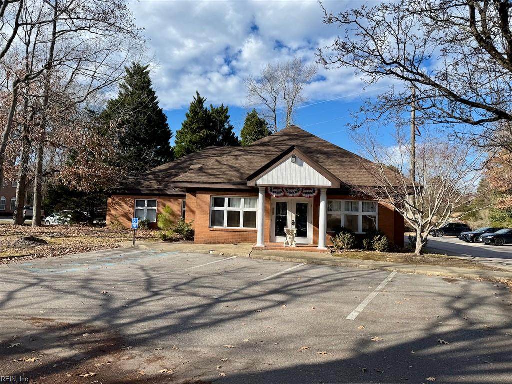 121 Landmark Sq - Photo 1