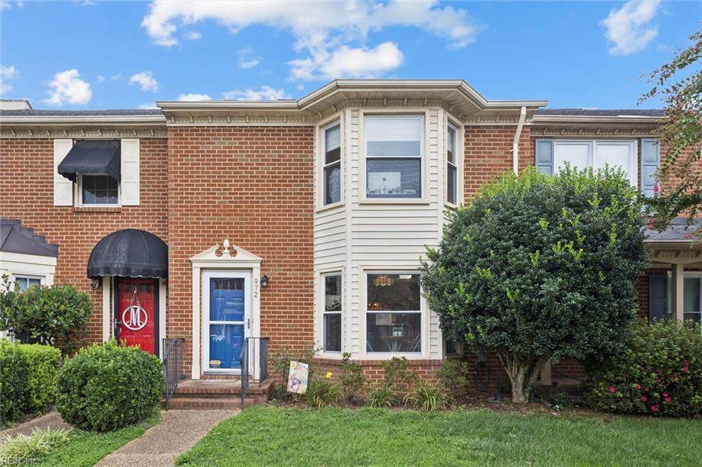 972 Colonial Meadows Way - Photo 1