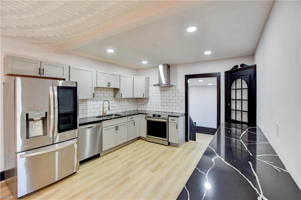 1943 Sycamore Ln - Photo 1