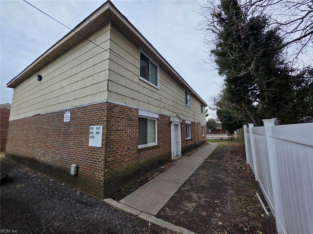 941 Holladay St - Photo 1