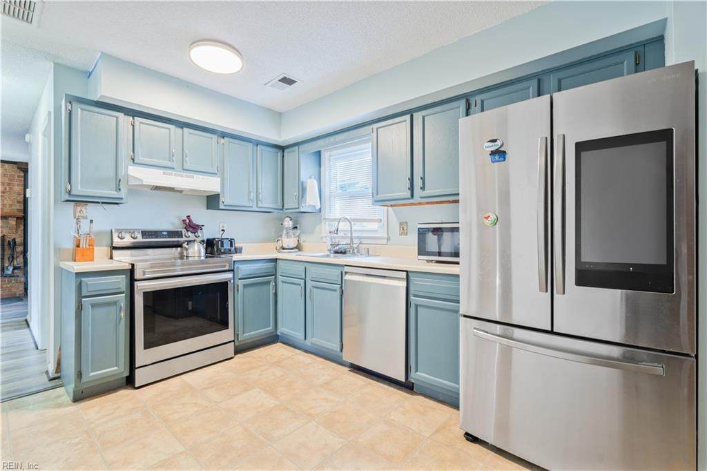 5876 Beechwalk Dr - Photo 1