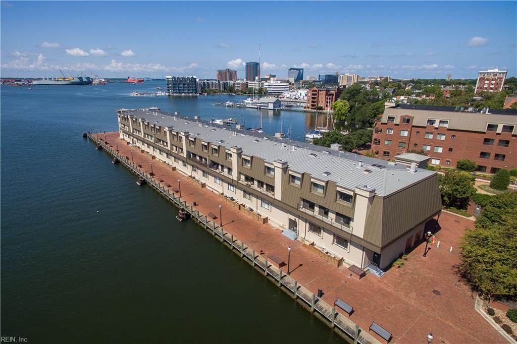 401 College Pl - Photo 1