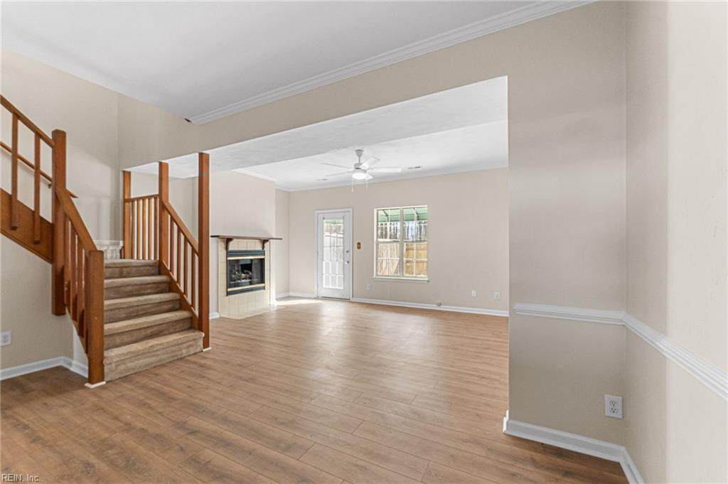 302 Monument Ct - Photo 1