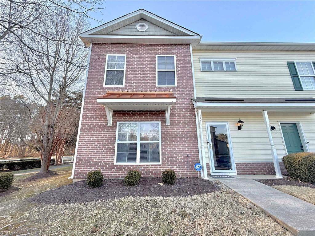 1901 Algonquin Trl - Photo 1