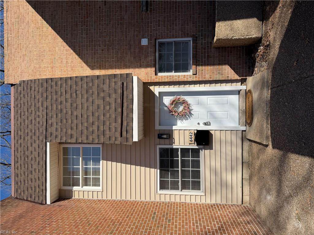 6442 Wellington St - Photo 1