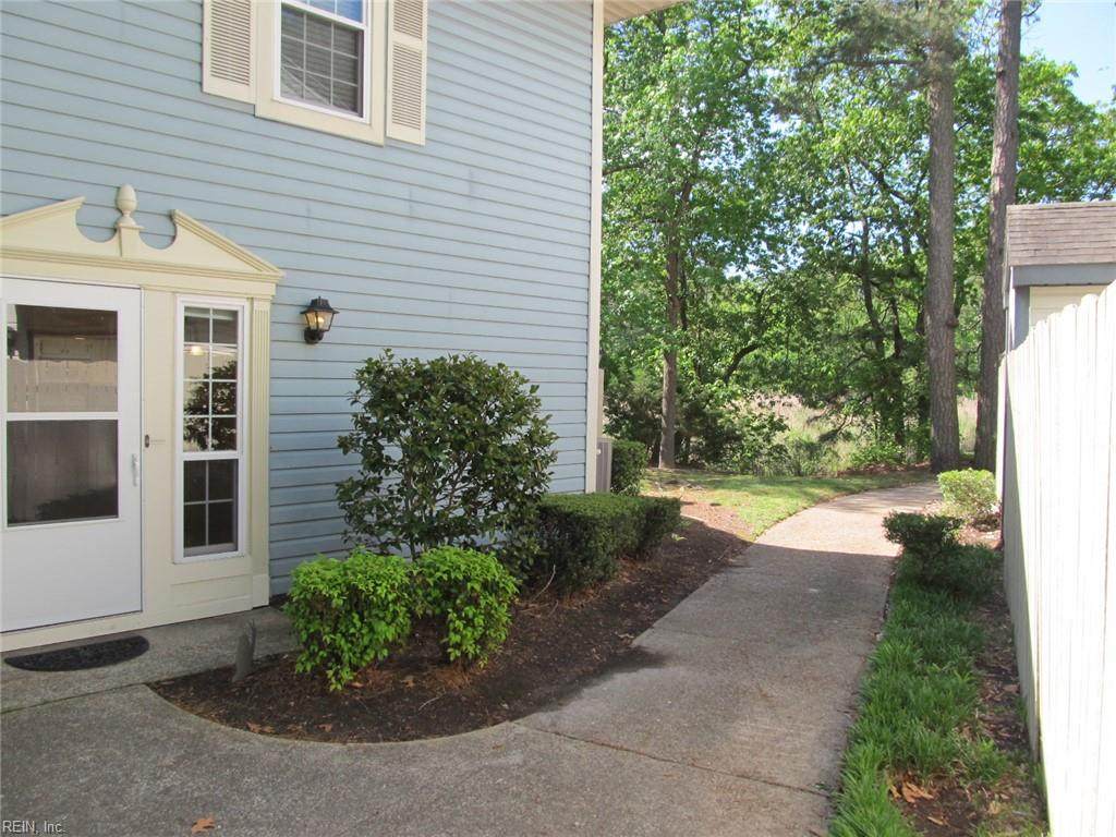 4650 Genoa Cir - Photo 1