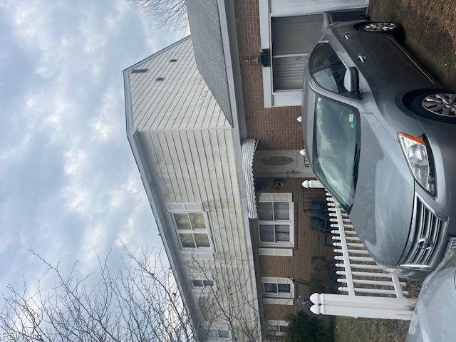 1642 Mallory St - Photo 1