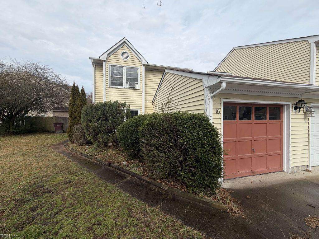 10 Warwick Cir - Photo 1