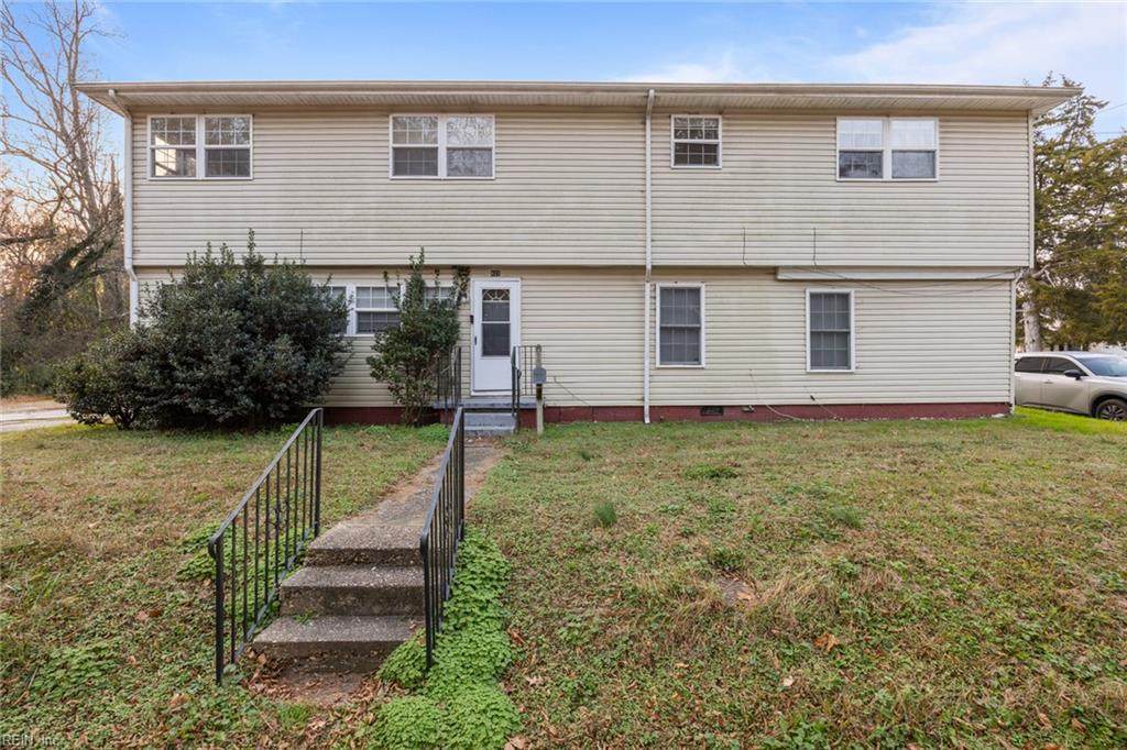 421 Hollywood Ave - Photo 1