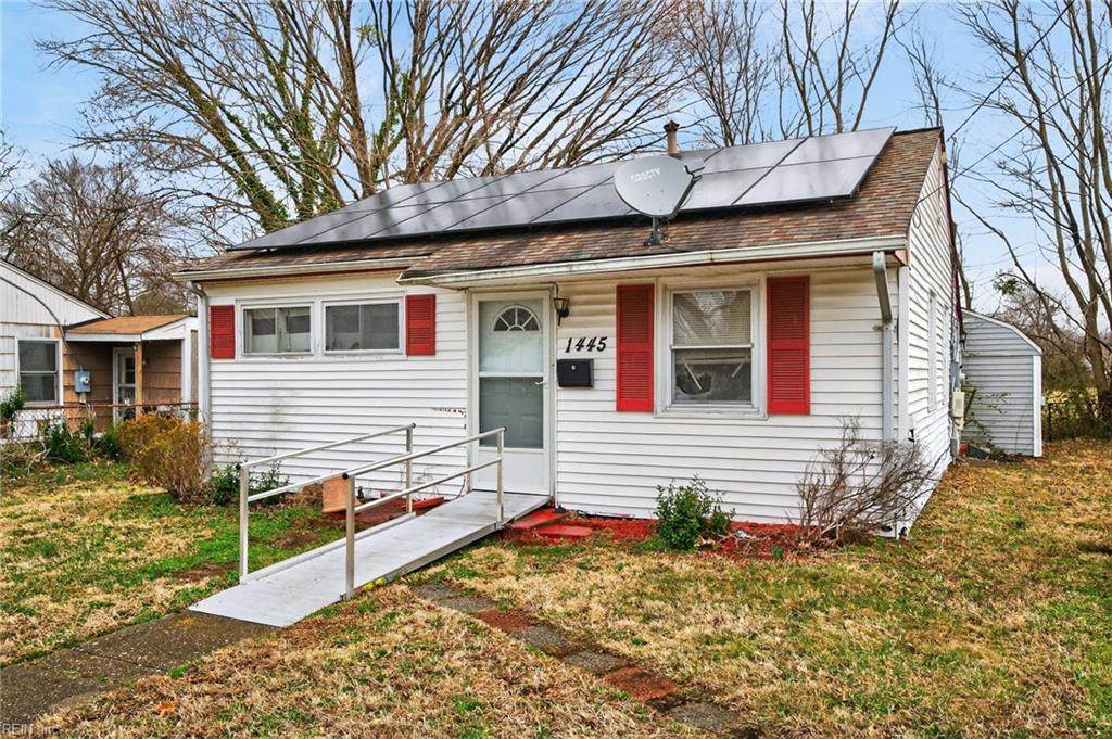 1445 Oakcrest Dr - Photo 1