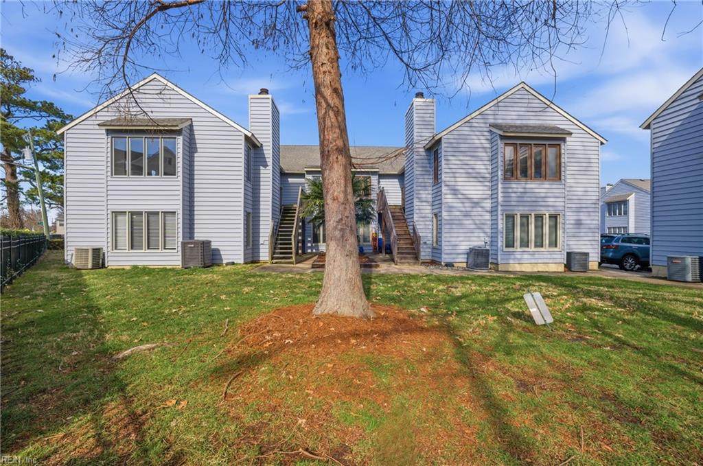 652 Pinewood Dr - Photo 1