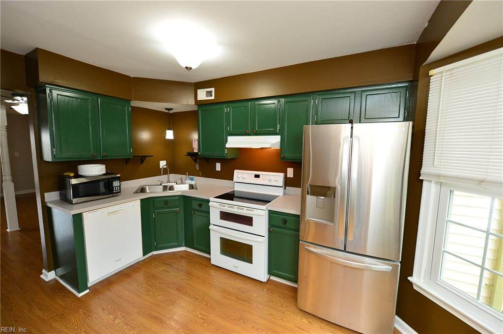 809 Christa Ct - Photo 1
