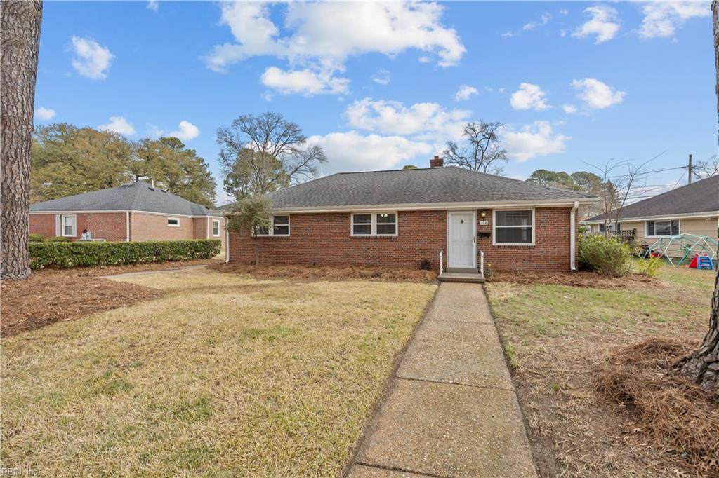 172 Bayview Blvd - Photo 1