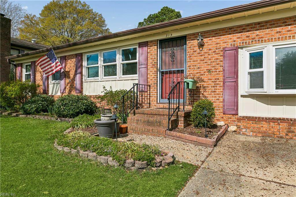 319 Nancy Dr - Photo 1