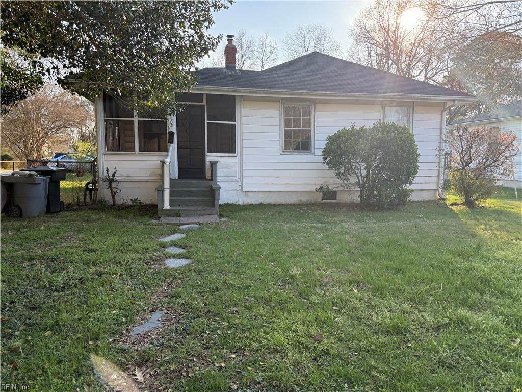 203 Hollywood Ave - Photo 1
