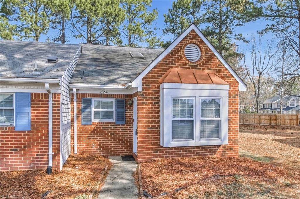 624 Hollomon Dr - Photo 1