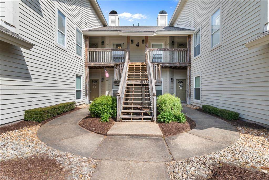 501 Lake Cir - Photo 1