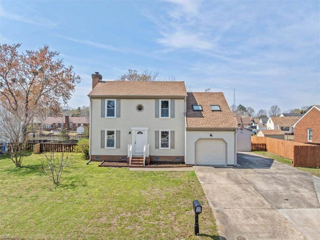 828 Cranston Dr - Photo 1