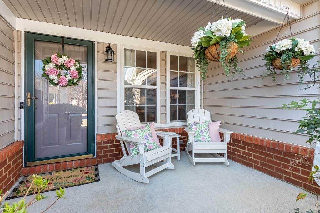 142 Waters Edge Dr - Photo 1