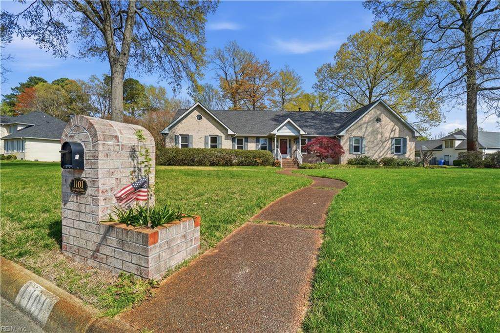 1101 Fairway Dr - Photo 1