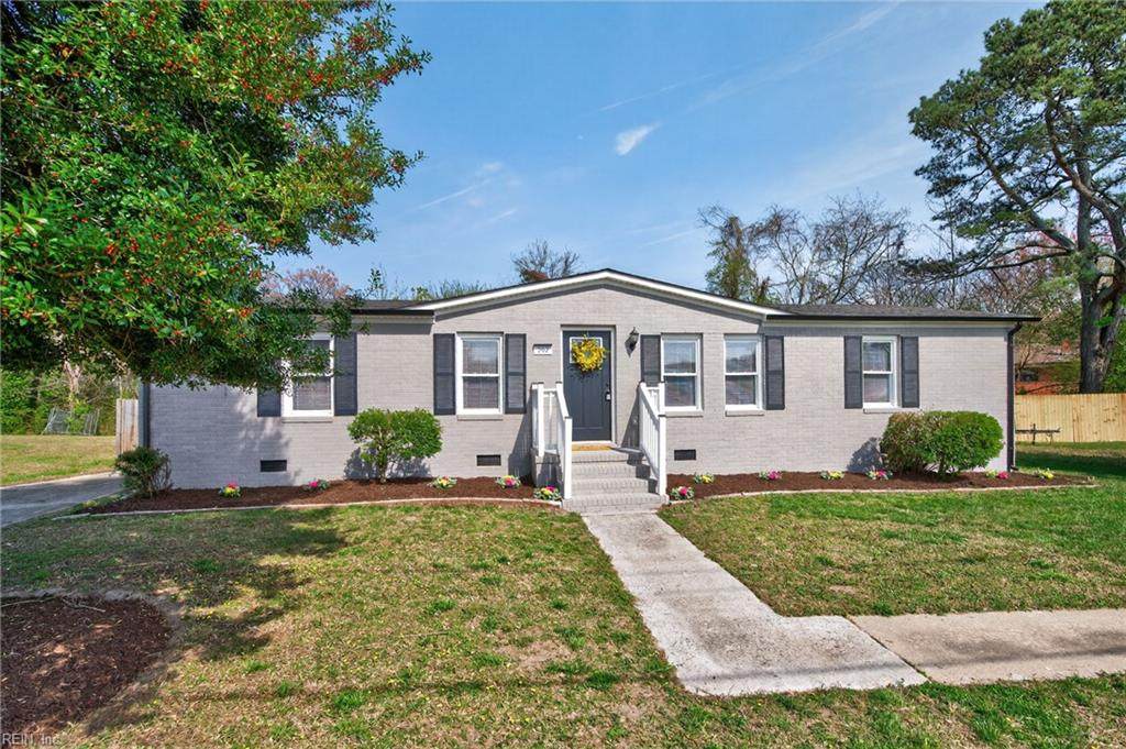 202 Bunch Ave - Photo 1