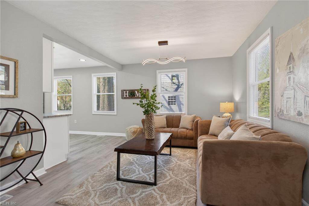 1633 Rolfe Pl - Photo 1