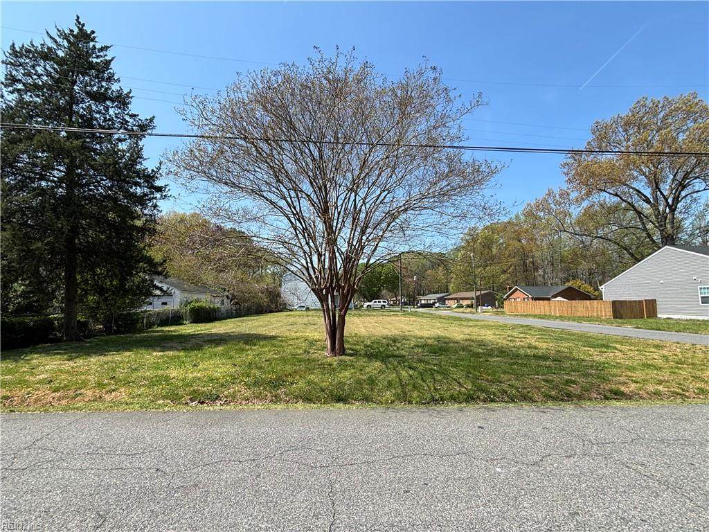 832 Oklahoma Dr - Photo 1