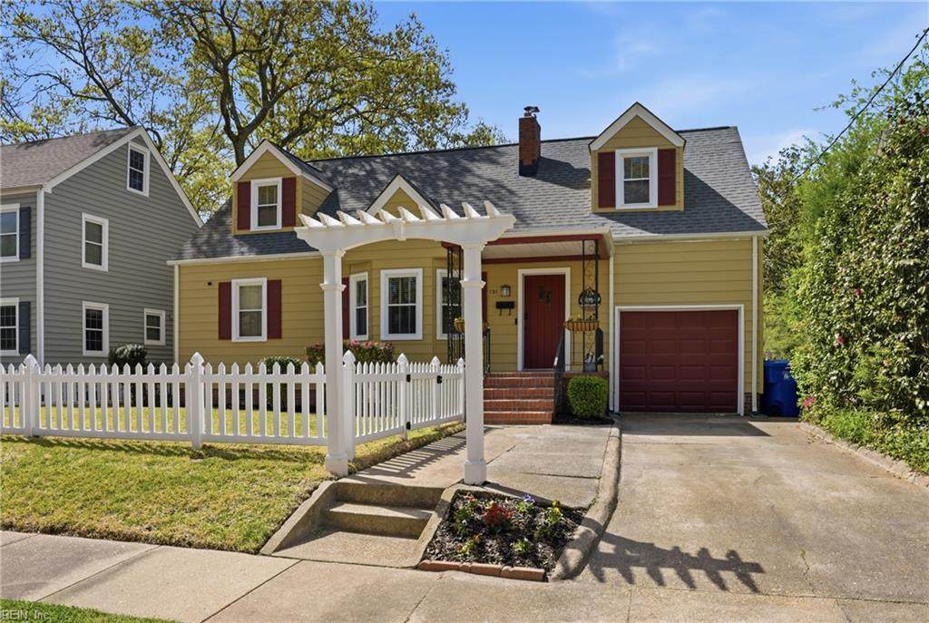 131 Elwood Ave - Photo 1