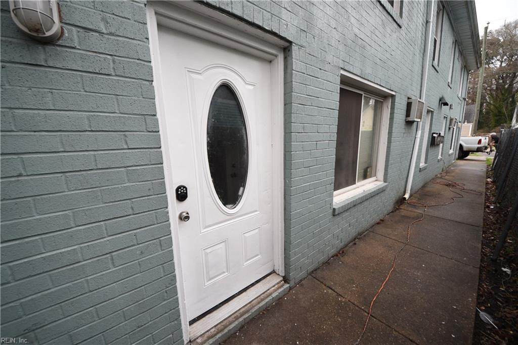 6249 Alexander St - Photo 1