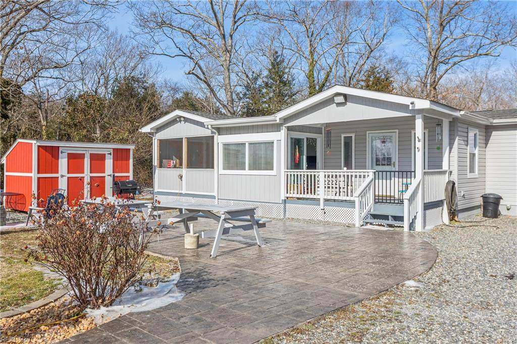 214 Woods Creek Rd - Photo 1