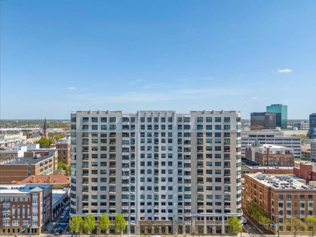 123 College Pl - Photo 1