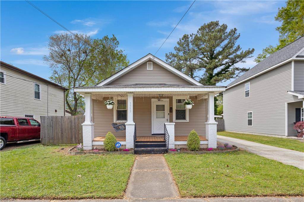 1555 Fleetwood Ave - Photo 1