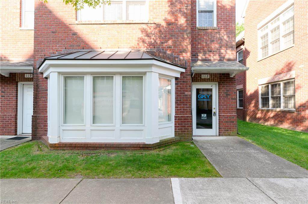 117 Herman Melville Ave - Photo 1