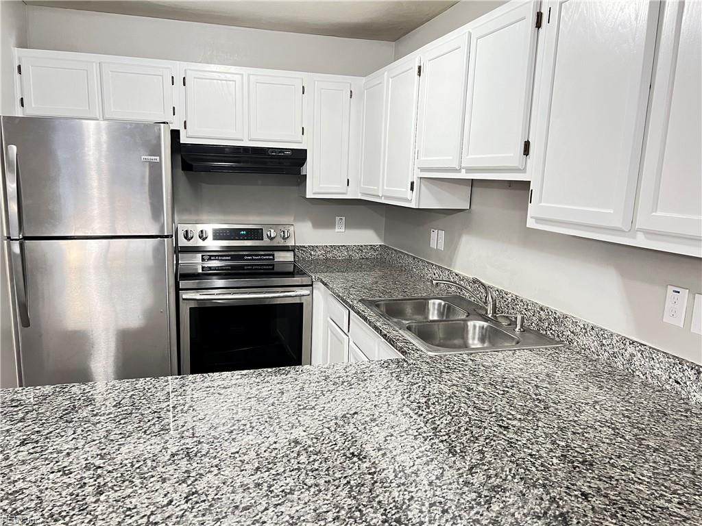 3327 Clover Meadows Dr - Photo 1