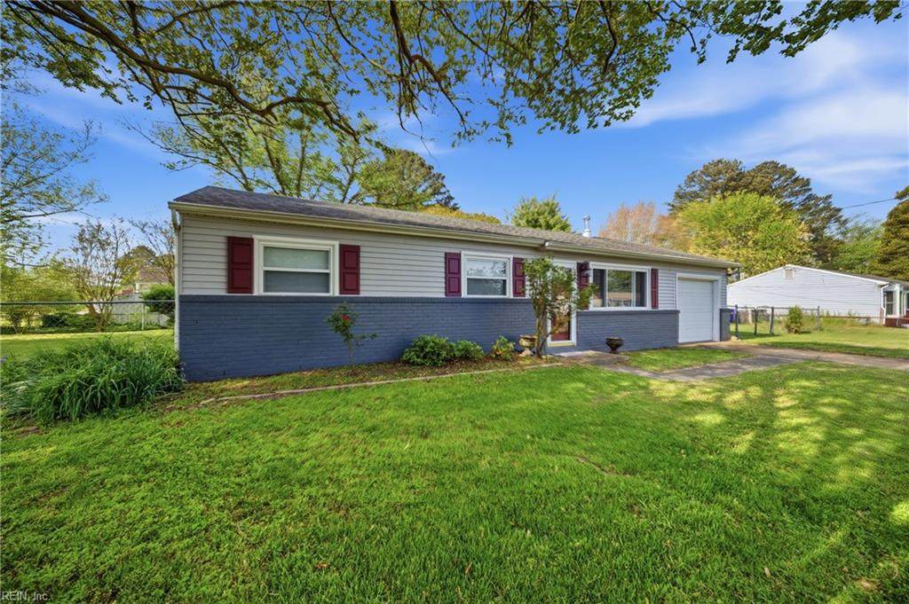 2833 Country Club Dr - Photo 1