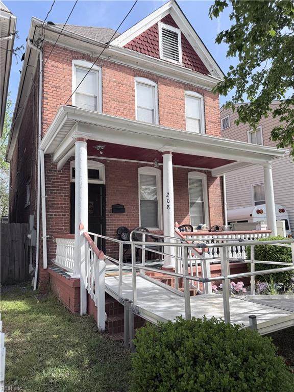 208 37th St - Photo 1