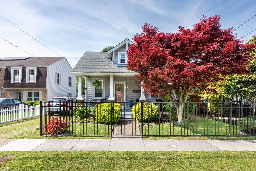 221 Maple Ave - Photo 1