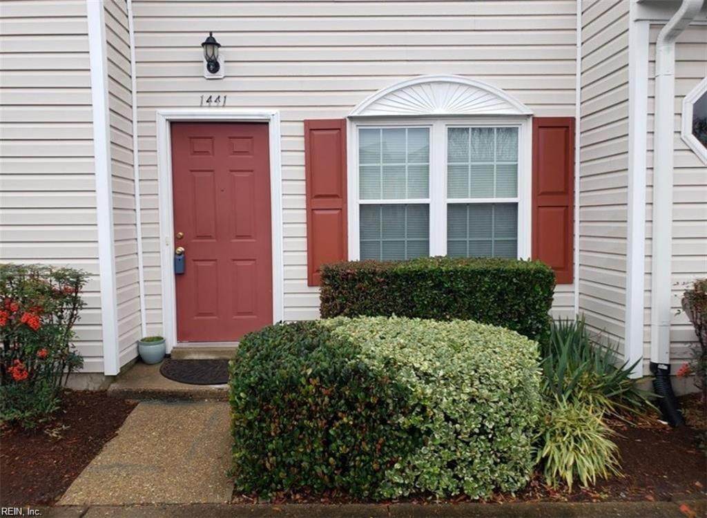 1441 Deerpond Ln - Photo 1