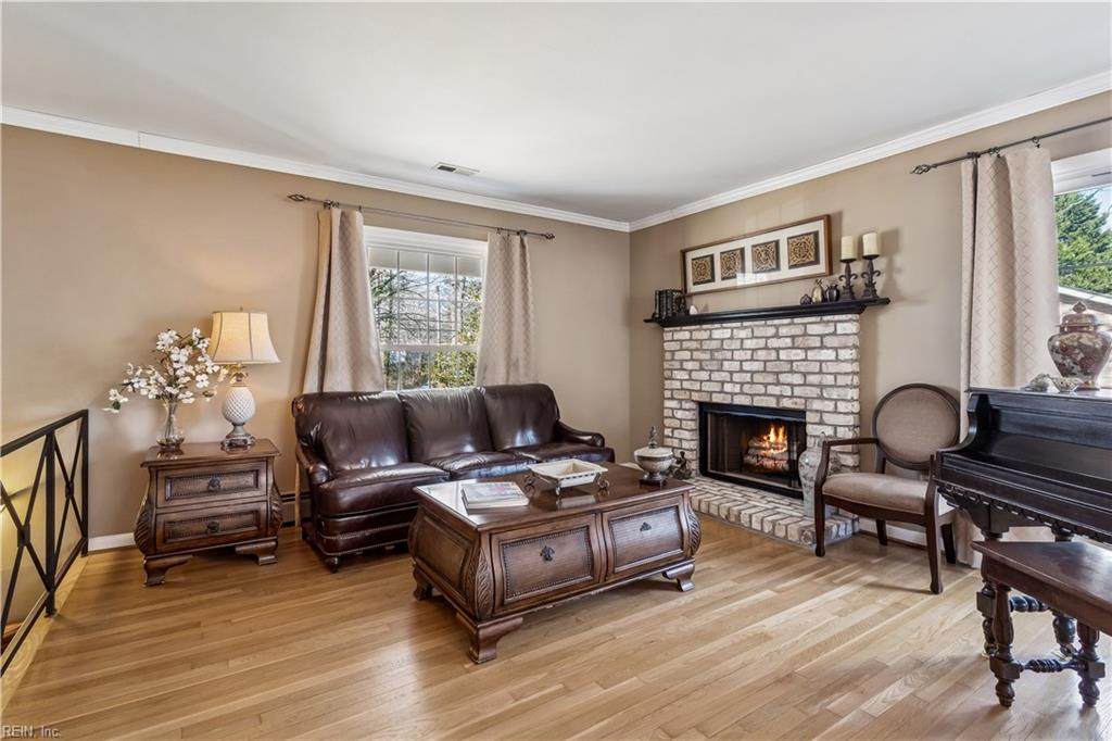 496 Windemere Rd - Photo 1