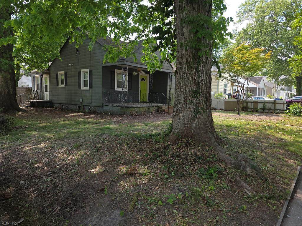 818 Hughes Ave - Photo 1