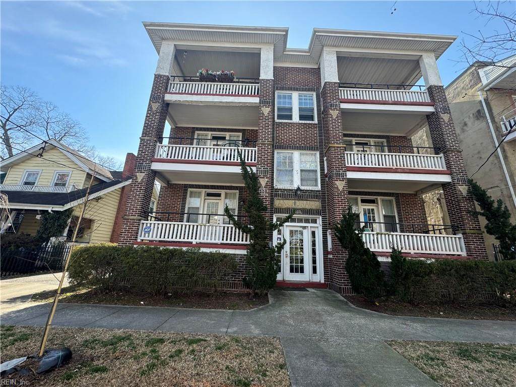 527 36th St - Photo 1