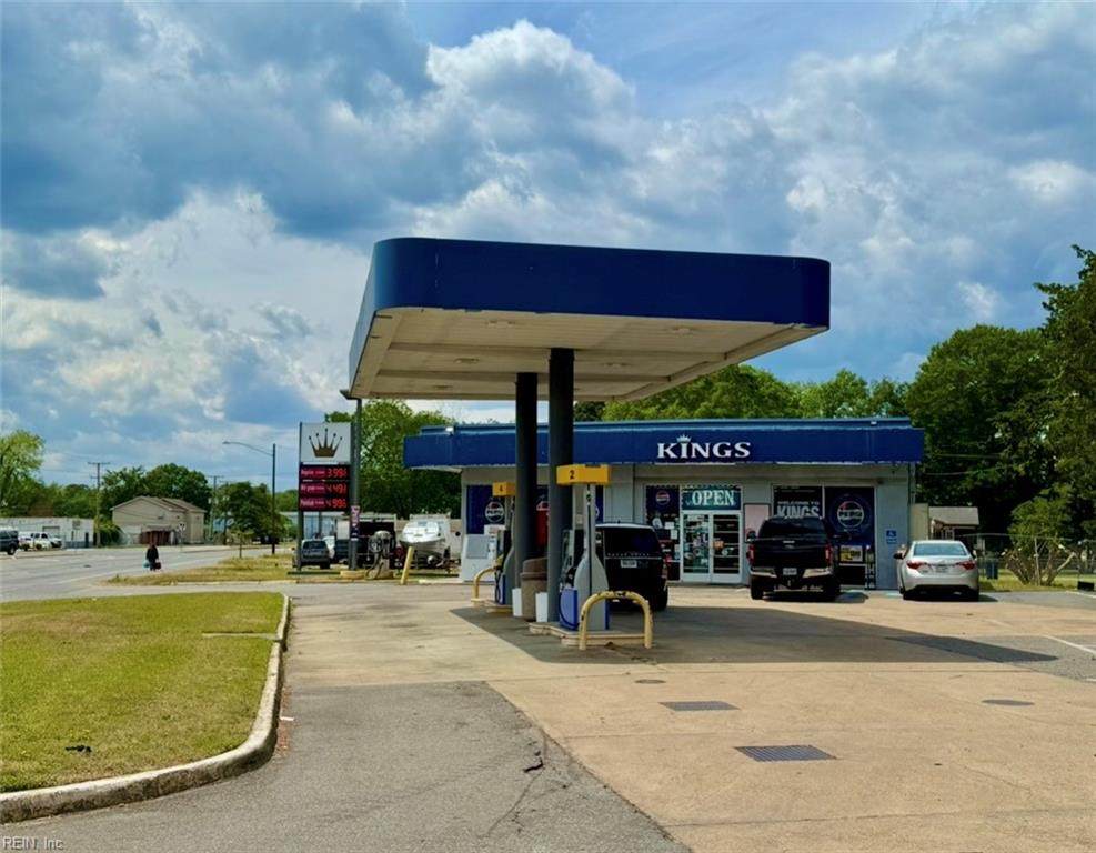 2910 Victory Blvd - Photo 1