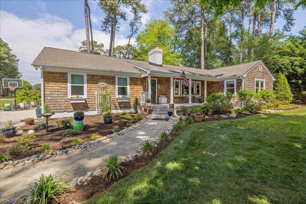 832 Cardinal Rd - Photo 1