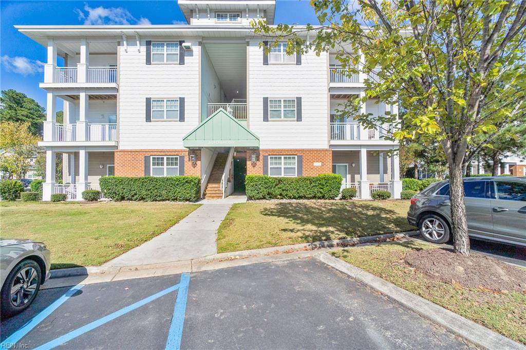 2424 Chancery Ln - Photo 1