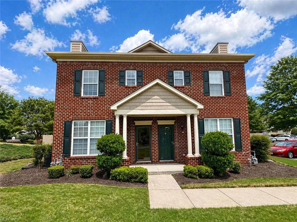 1105 Farrcroft Way - Photo 1